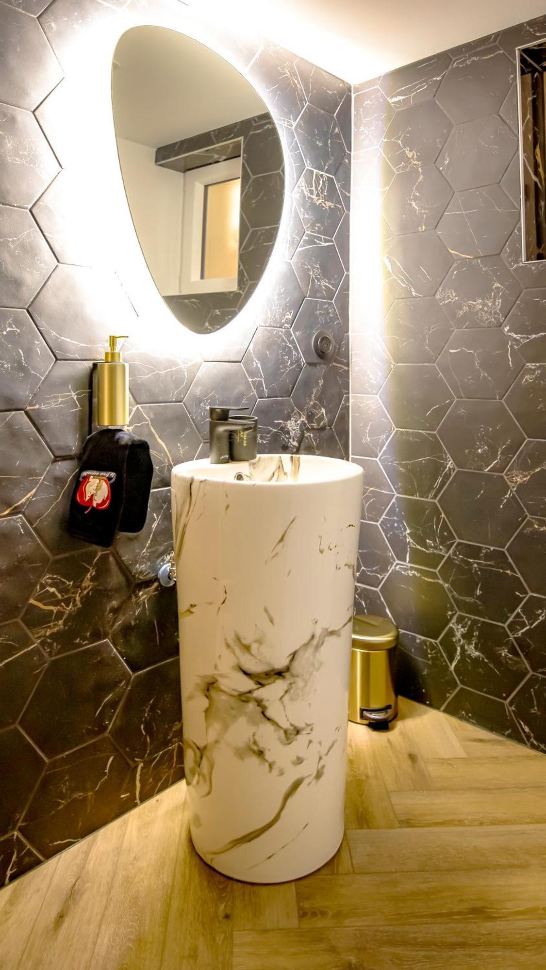 Le Fruit Defendu 67 Hotel Brumath Bagian luar foto