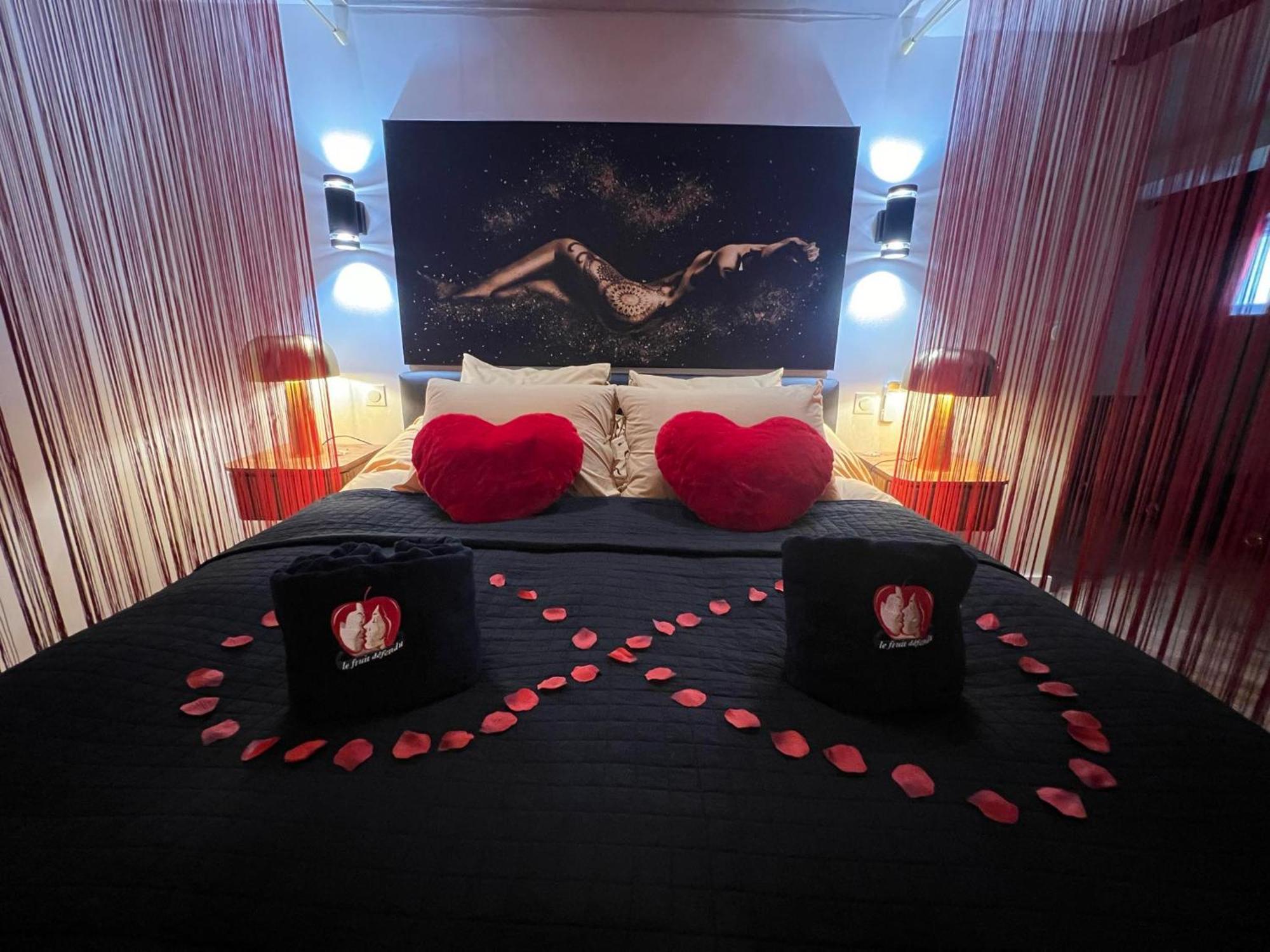 Le Fruit Defendu 67 Hotel Brumath Bagian luar foto